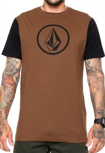 CAMISETA VOLCOM LIBERATE STONE - MARROMPRETA